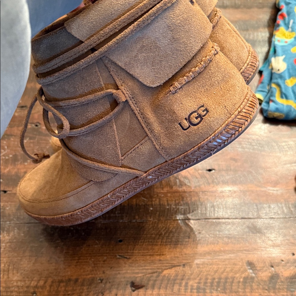 UGG Tan Suede Lace-Up Boots - Picture 4 of 6